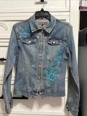 Yuka Jeans Vintage Blue Denim Jacket with Teal Floral Embroidery